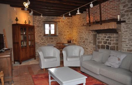 G&icirc;te n&deg;23G985 Crozant - Creuse - Salon