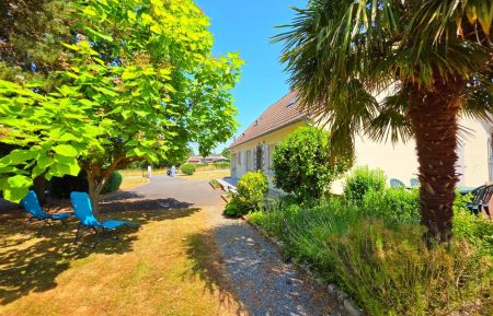 G&icirc;te n&deg;23G1674 Dun-le-Palestel - Creuse - photo