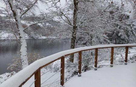 G&icirc;te n&deg;23G1521 Roy&egrave;re-de-Vassivi&egrave;re - Creuse - Vue de la terrasse - Neige 27 novembre 2021
