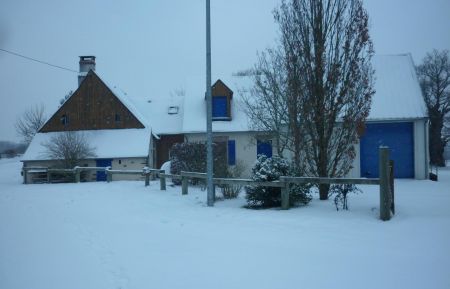G&icirc;te n&deg;23G1637 Genouillac - Creuse - photoHiver