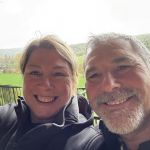 Vos h&ocirc;tes : Helen Roos (&agrave; gauche) et David McAdams (&agrave; droite).